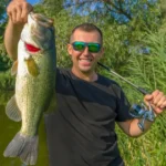 How can you tell the difference between a male and female largemouth bass? (Largemouth bass)